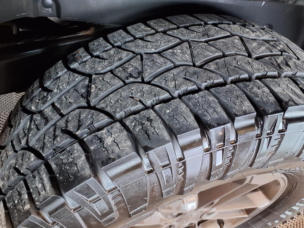 2017 Jeep Wrangler Unlimited 75th Anniversary - Black Clearcoat exterior view 9