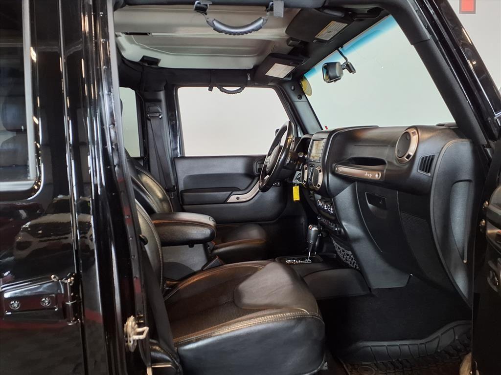 2017 Jeep Wrangler Unlimited 75th Anniversary - Black Clearcoat exterior view 12