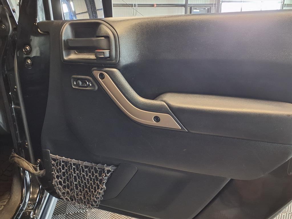 2017 Jeep Wrangler Unlimited 75th Anniversary - Black Clearcoat exterior view 13