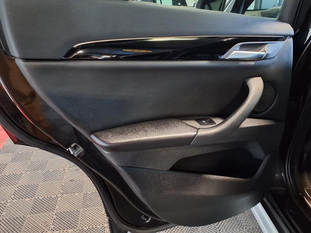 2019 BMW X1 xDrive28i - Black Sapphire Metallic exterior view 15