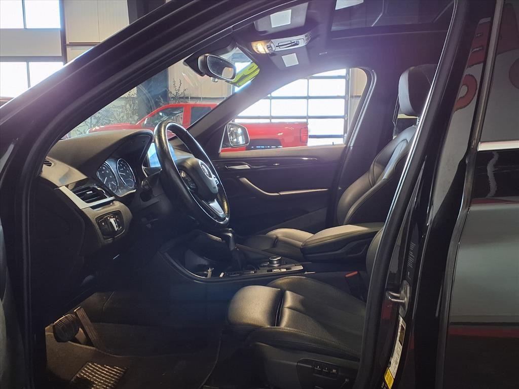 2019 BMW X1 xDrive28i - Black Sapphire Metallic exterior view 17