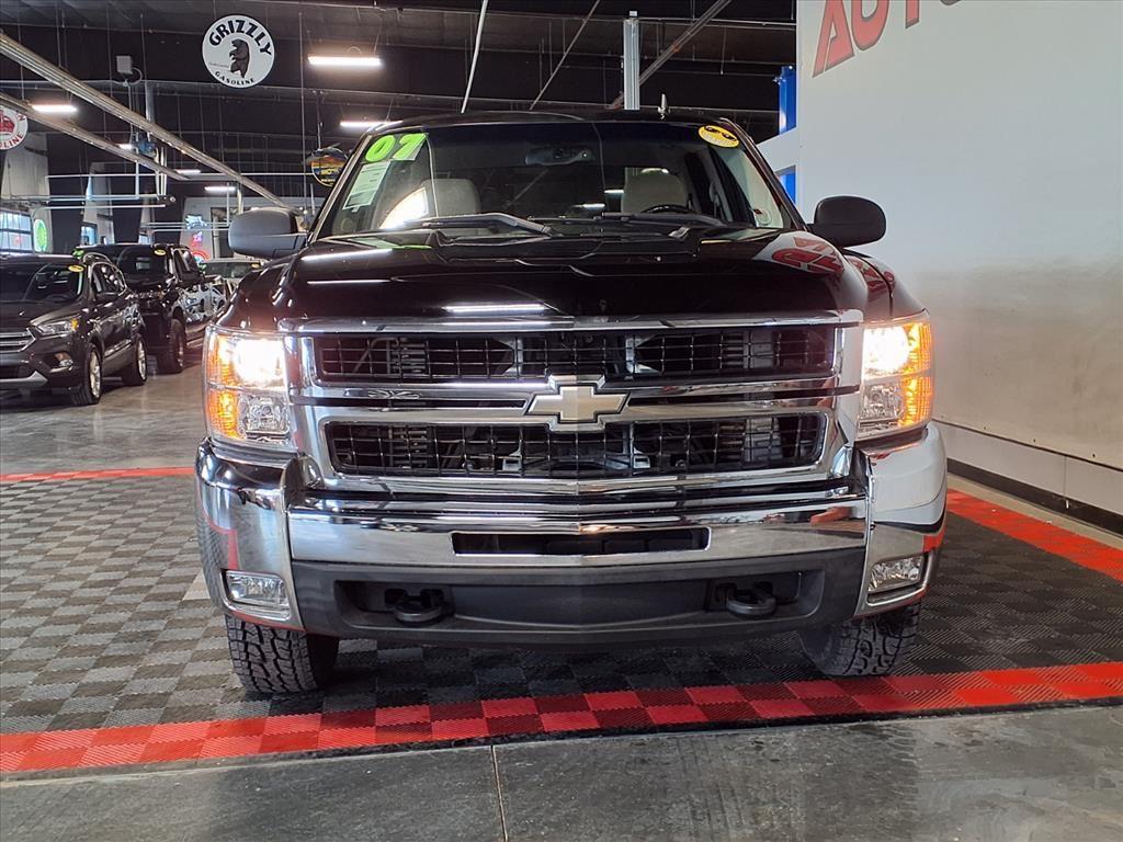2007 Chevrolet Silverado 2500HD LT w/1LT - Black exterior view 2