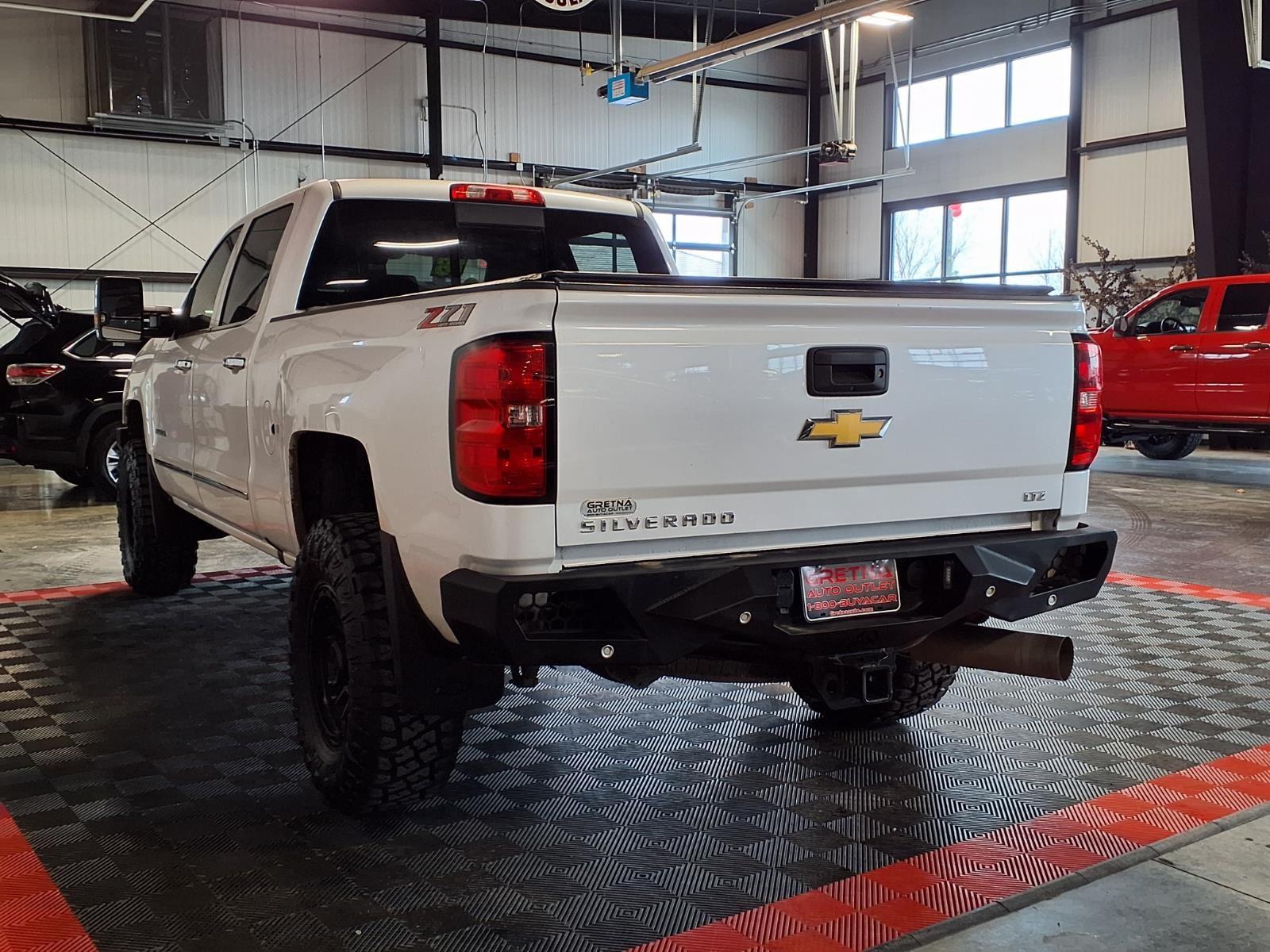 2018 Chevrolet Silverado 2500HD LTZ - Iridescent Pearl Tricoat exterior view 4