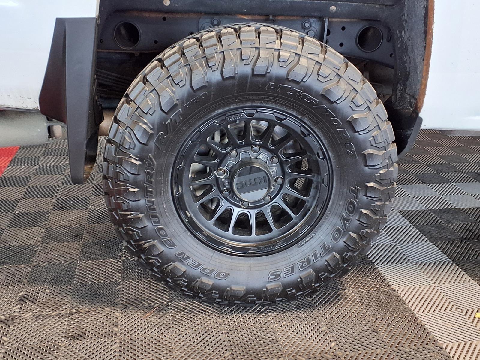 2018 Chevrolet Silverado 2500HD LTZ - Iridescent Pearl Tricoat exterior view 8