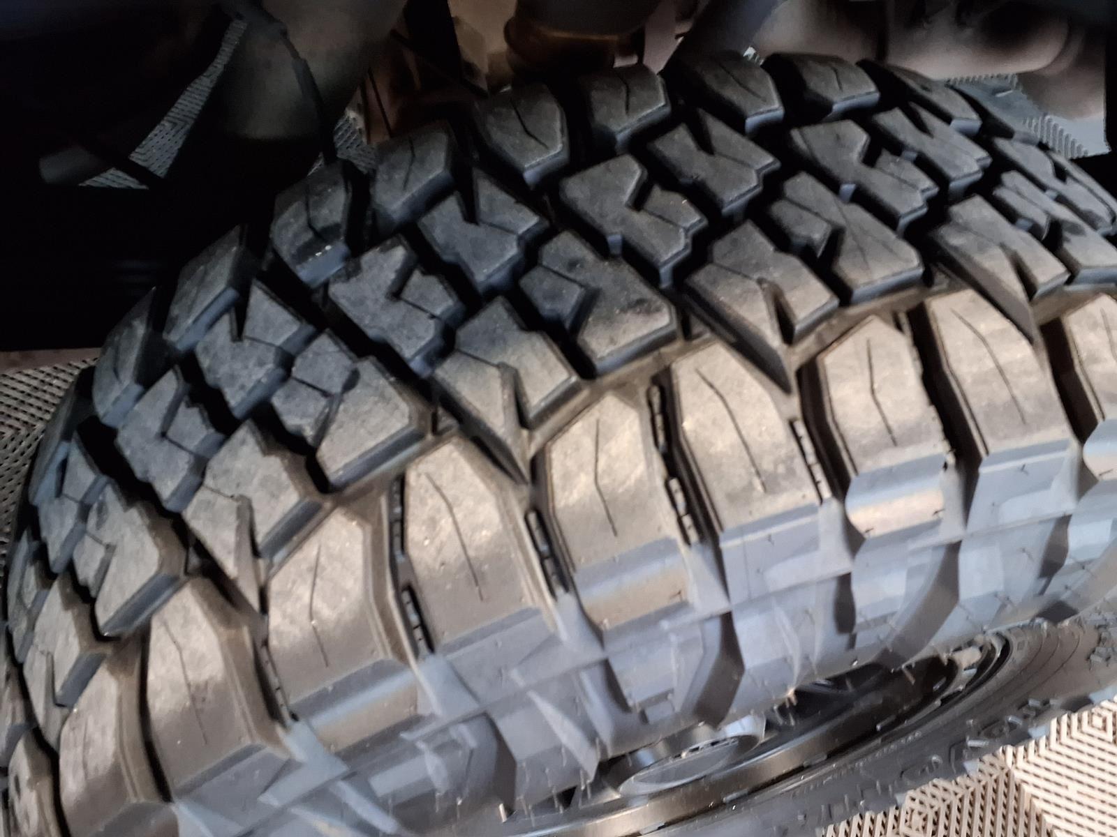 2018 Chevrolet Silverado 2500HD LTZ - Iridescent Pearl Tricoat exterior view 9