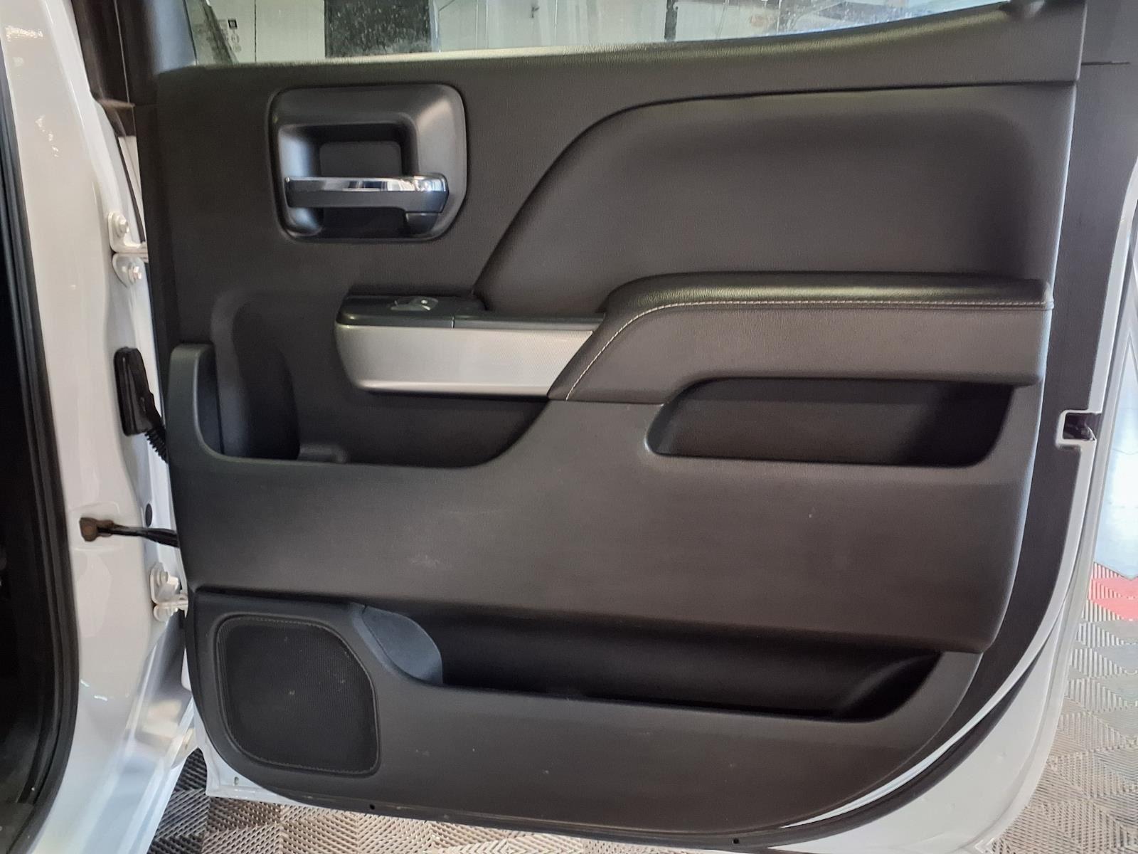 2018 Chevrolet Silverado 2500HD LTZ - Iridescent Pearl Tricoat exterior view 11