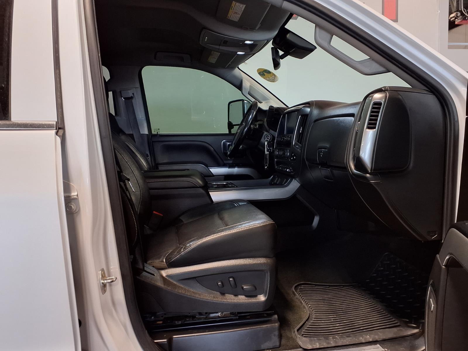 2018 Chevrolet Silverado 2500HD LTZ - Iridescent Pearl Tricoat exterior view 12