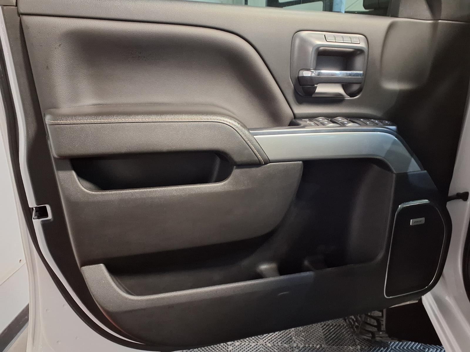 2018 Chevrolet Silverado 2500HD LTZ - Iridescent Pearl Tricoat exterior view 17