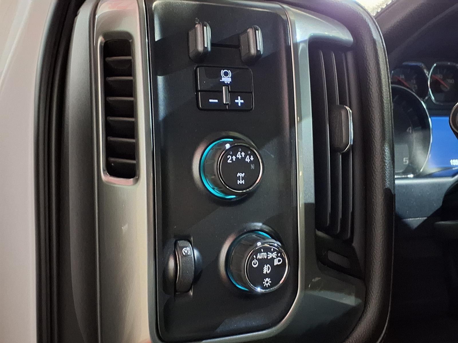 2018 Chevrolet Silverado 2500HD LTZ - Iridescent Pearl Tricoat exterior view 18