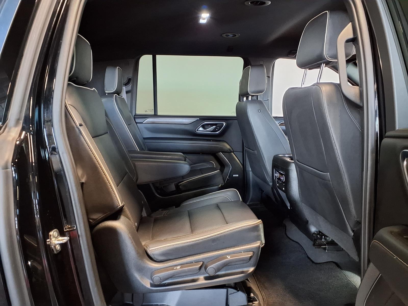 2023 Chevrolet Suburban Premier - Black exterior view 11