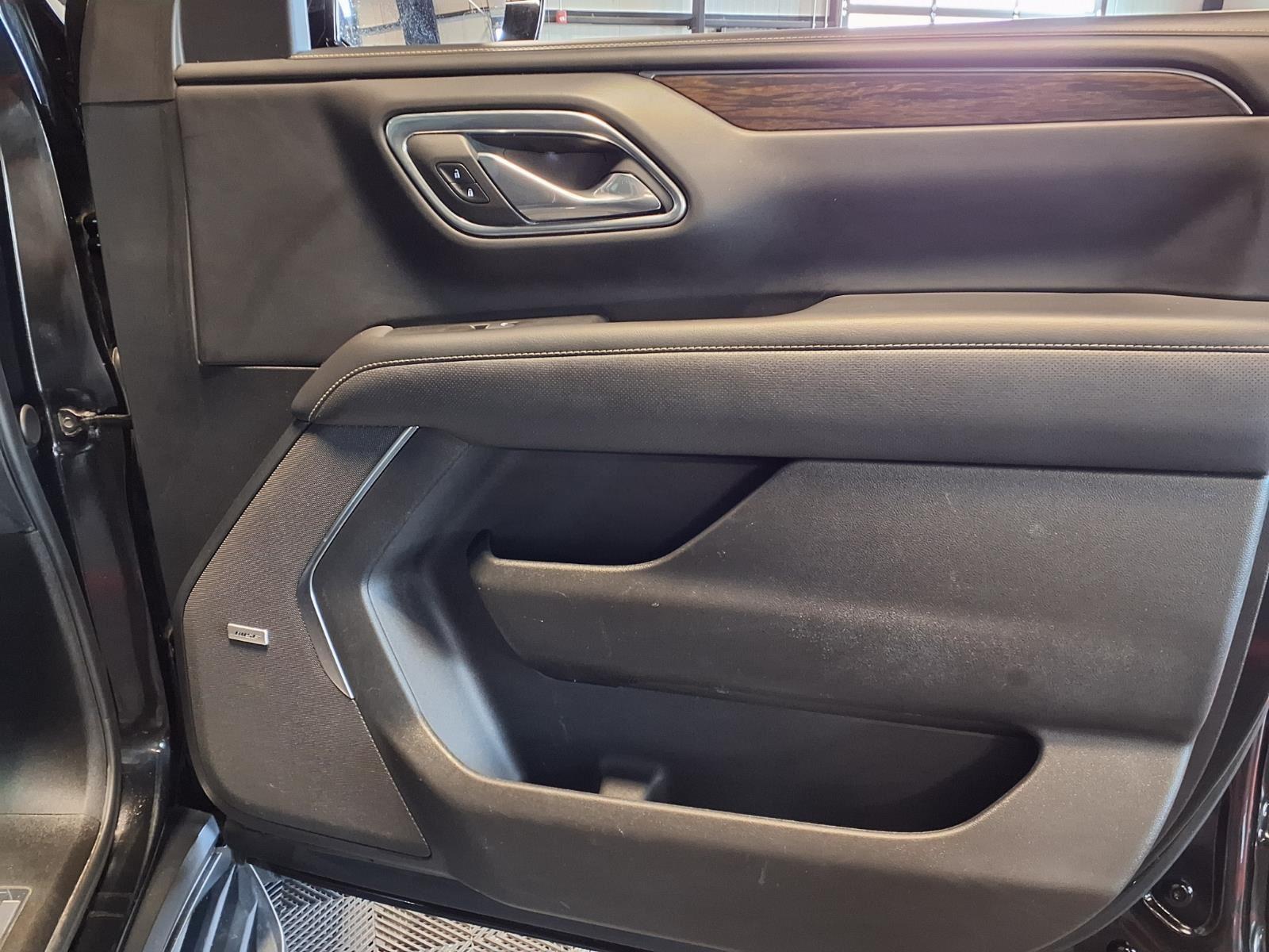 2023 Chevrolet Suburban Premier - Black exterior view 14