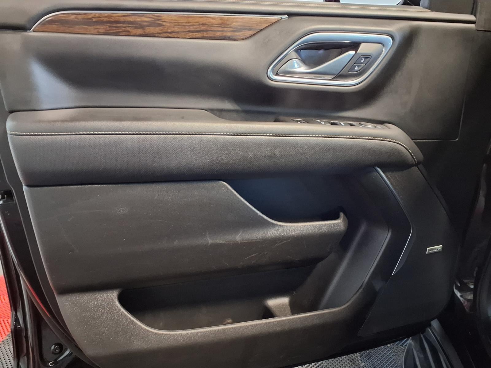 2023 Chevrolet Suburban Premier - Black exterior view 20