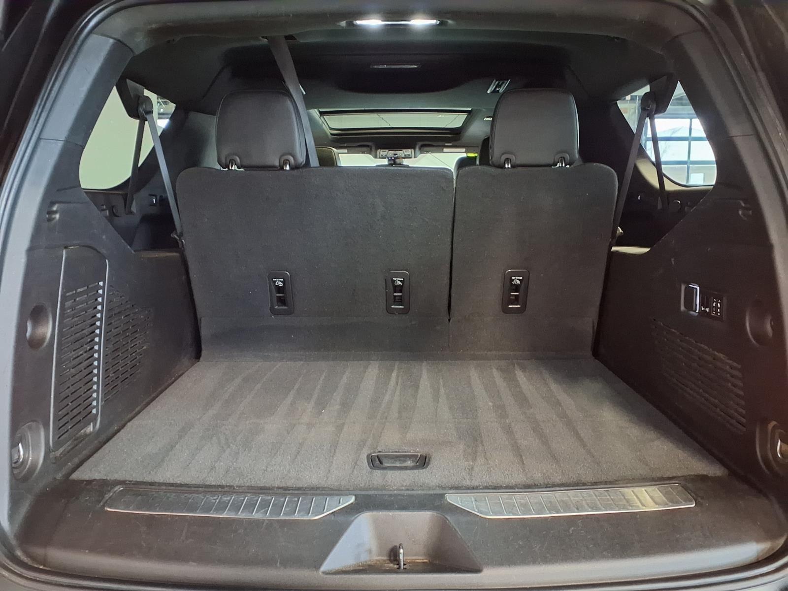 2022 Chevrolet Suburban RST - Black exterior view 6