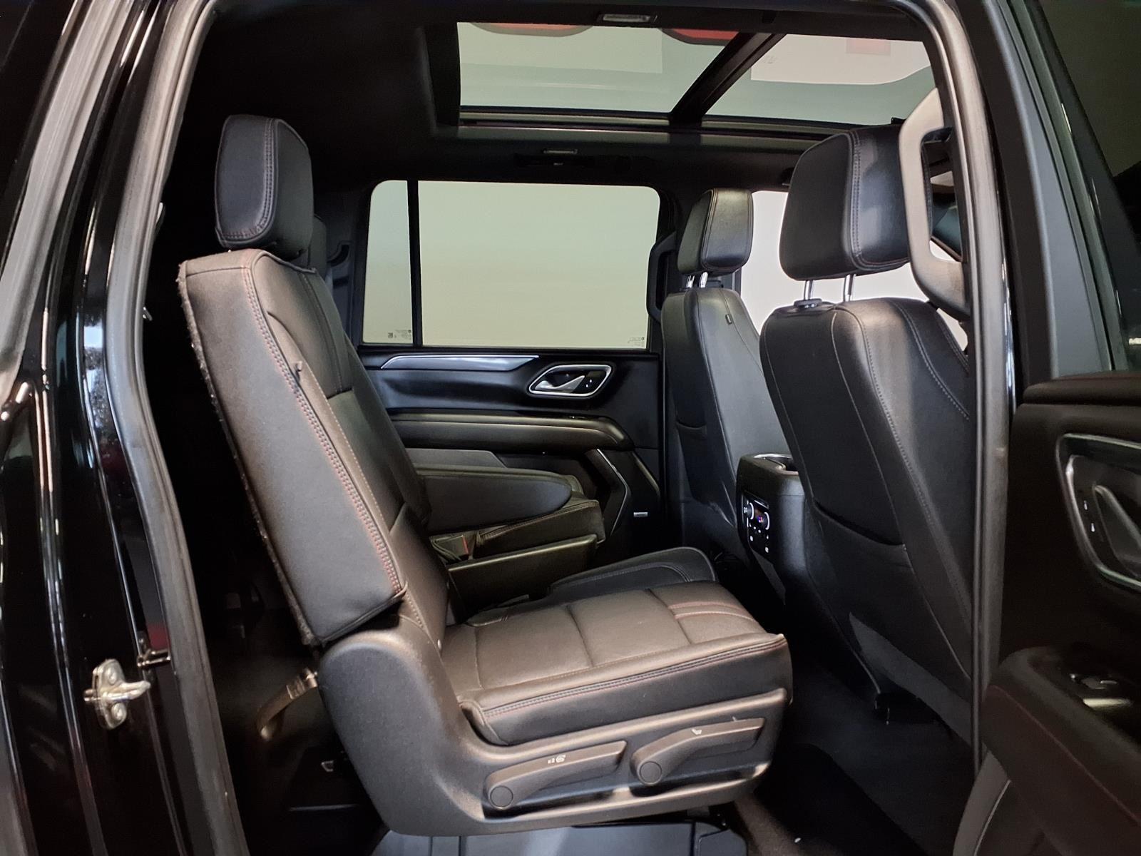 2022 Chevrolet Suburban RST - Black exterior view 12