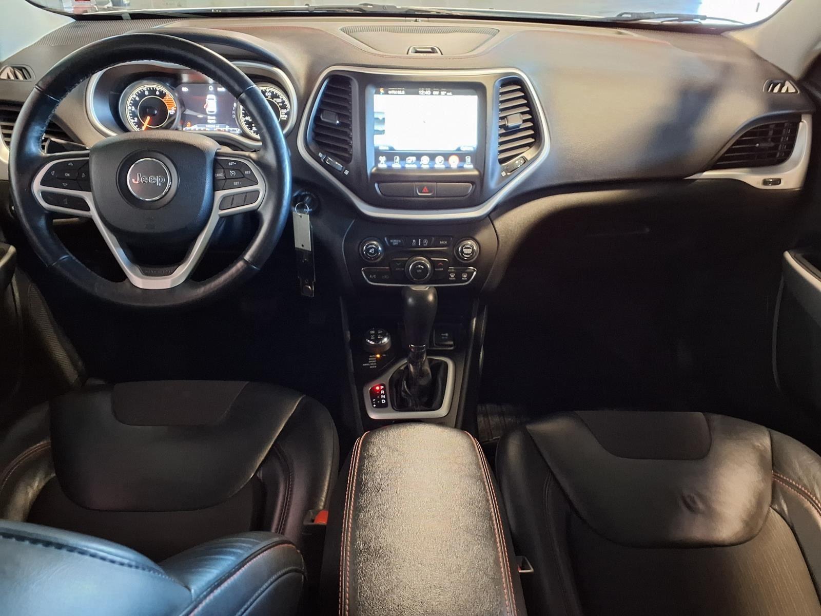 2017 Jeep Cherokee Trailhawk - Bright White Clearcoat exterior view 15