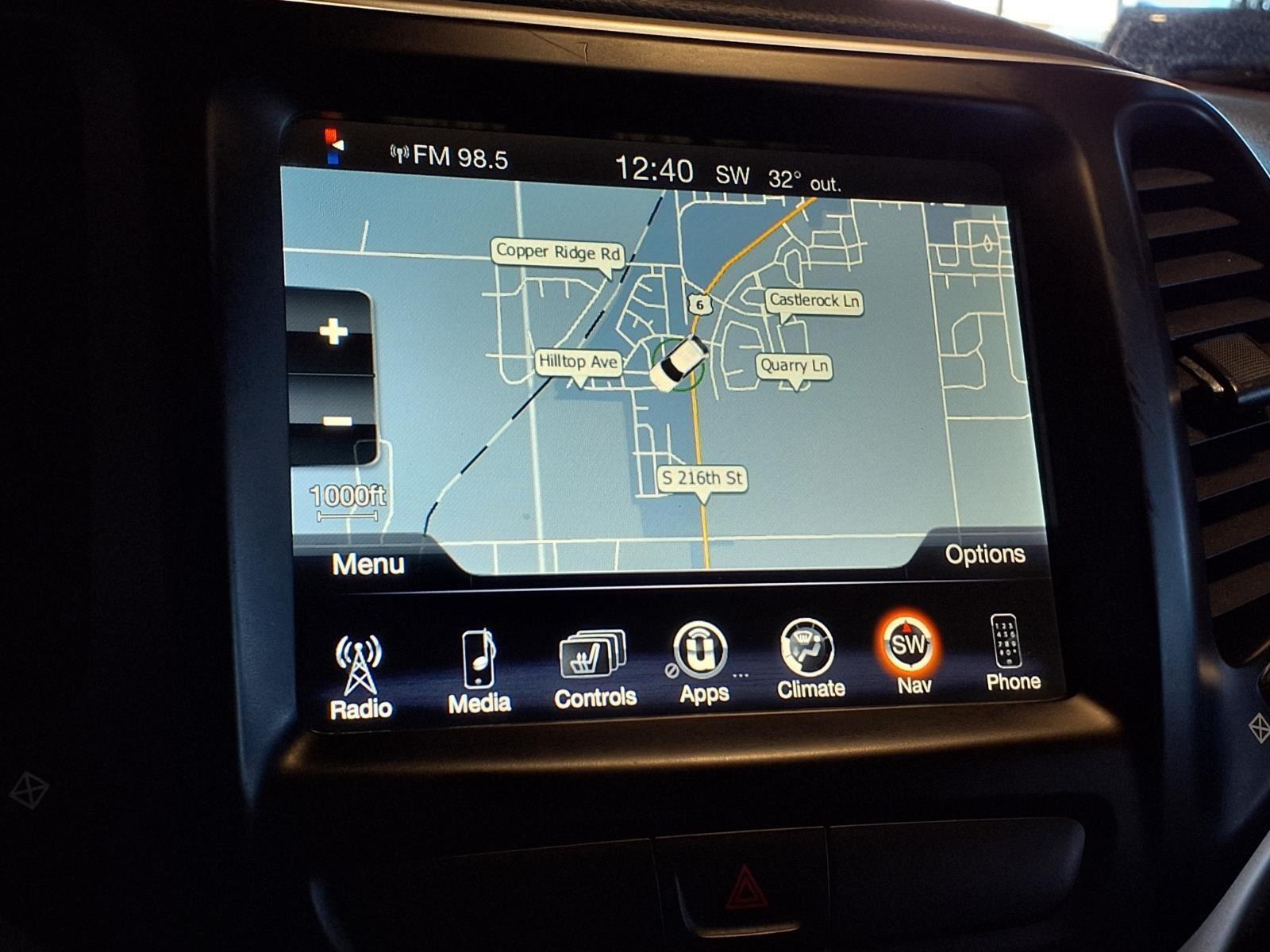 2017 Jeep Cherokee Trailhawk - Bright White Clearcoat exterior view 19