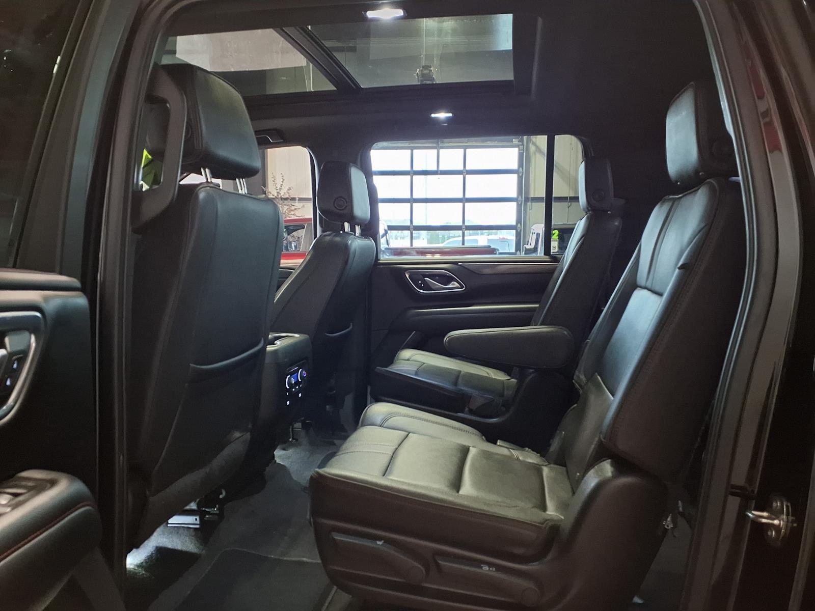 2022 Chevrolet Suburban RST - Black exterior view 17