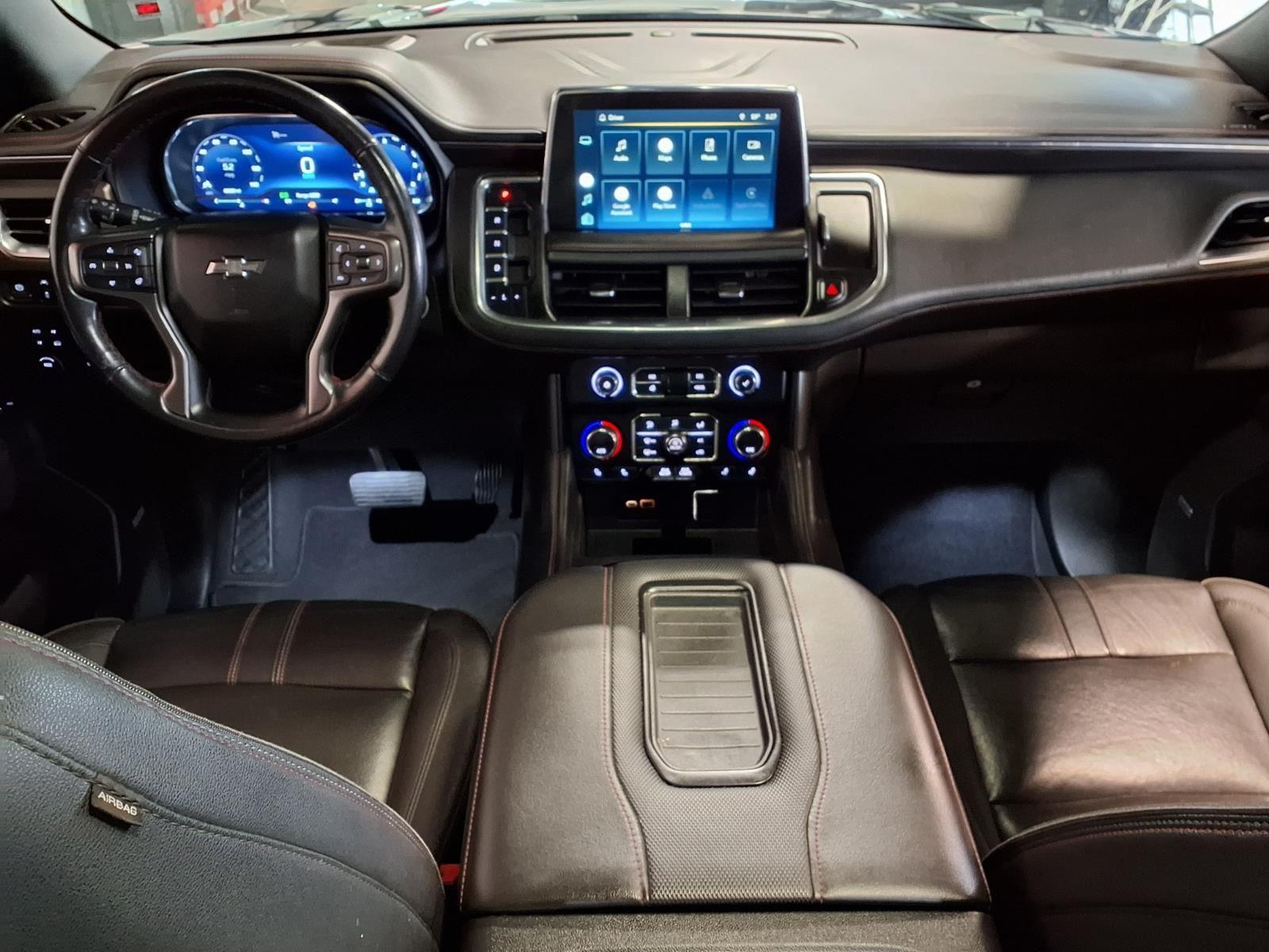 2022 Chevrolet Suburban RST - Black exterior view 20
