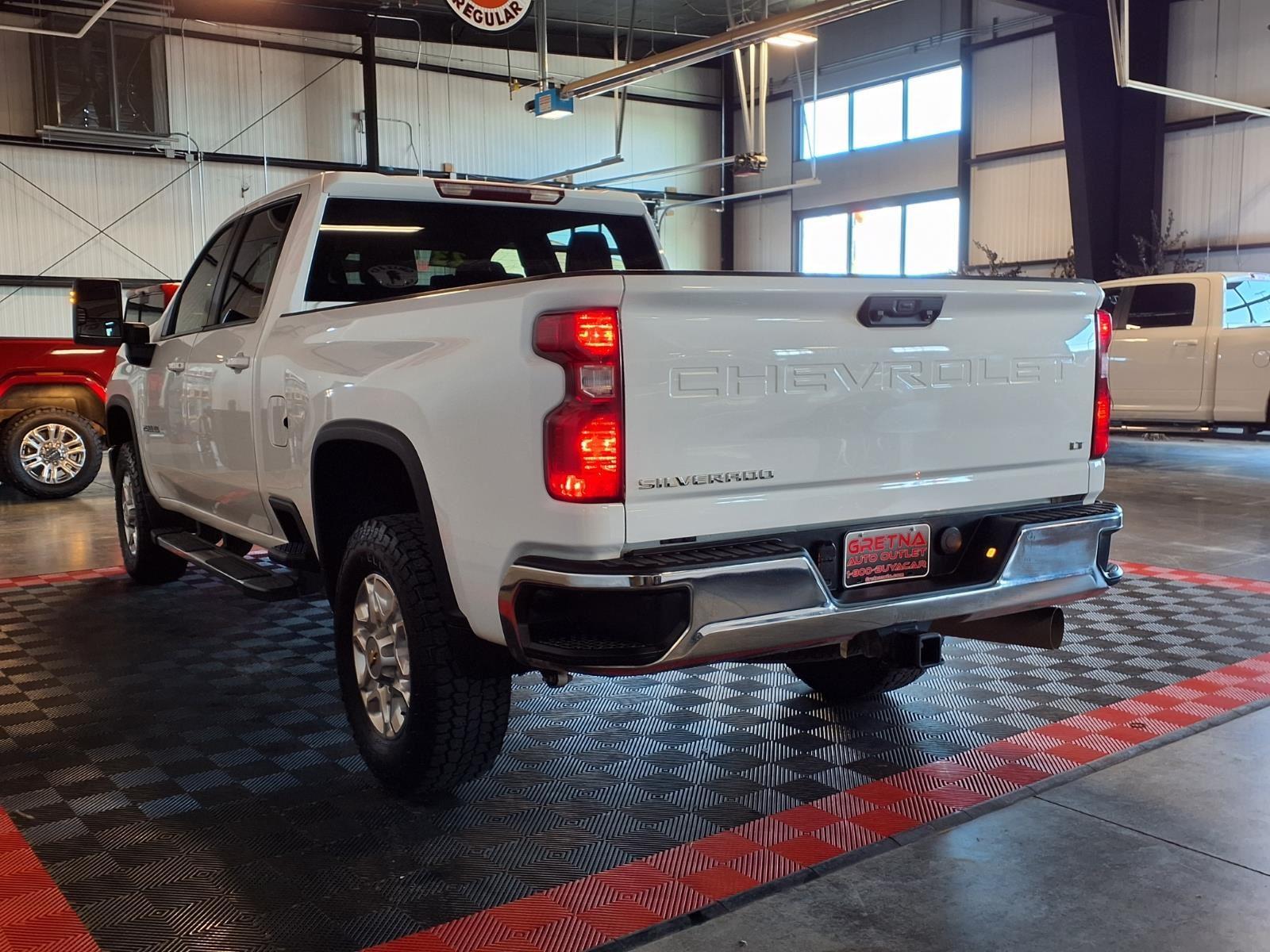 2023 Chevrolet Silverado 2500HD LT - Summit White exterior view 4