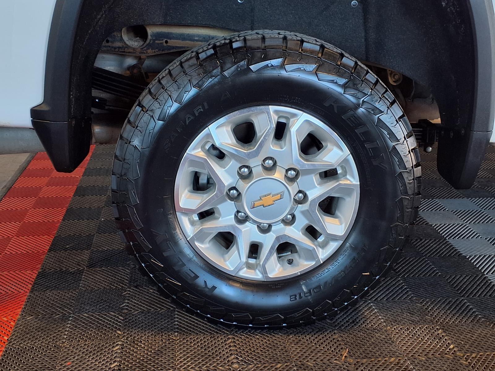 2023 Chevrolet Silverado 2500HD LT - Summit White exterior view 8