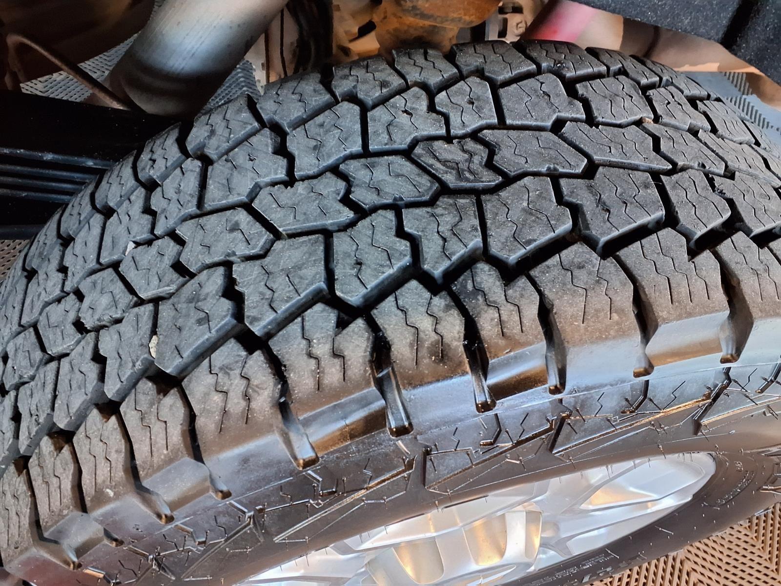 2023 Chevrolet Silverado 2500HD LT - Summit White exterior view 9