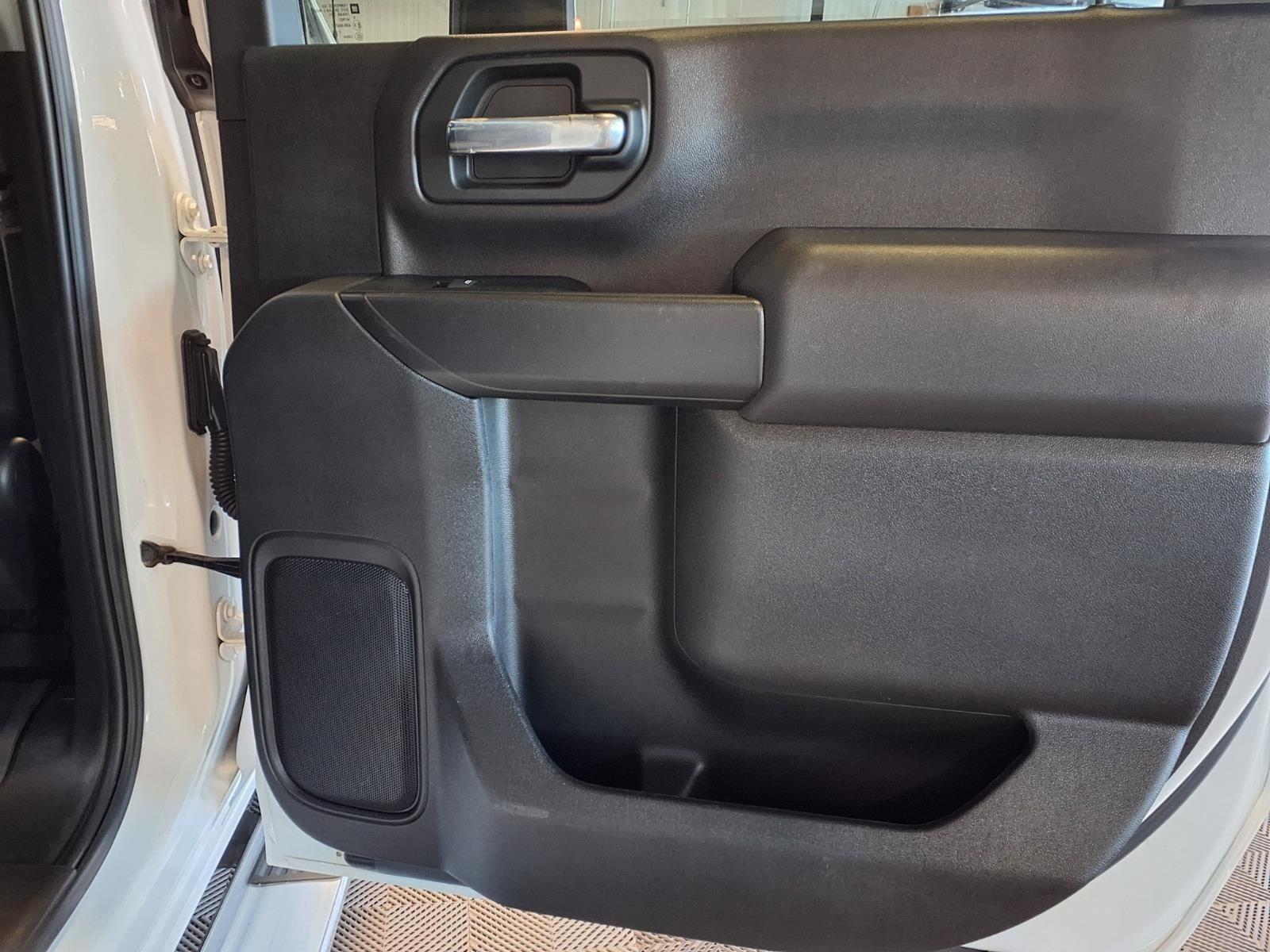 2023 Chevrolet Silverado 2500HD LT - Summit White exterior view 11