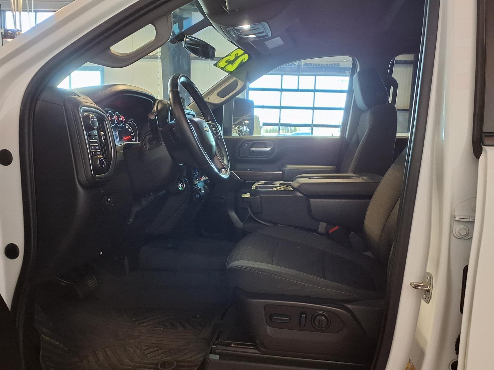 2023 Chevrolet Silverado 2500HD LT - Summit White exterior view 18