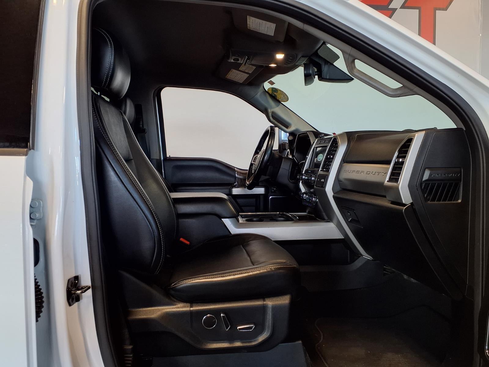 2019 Ford Super Duty F-250 SRW LARIAT - Oxford White exterior view 12