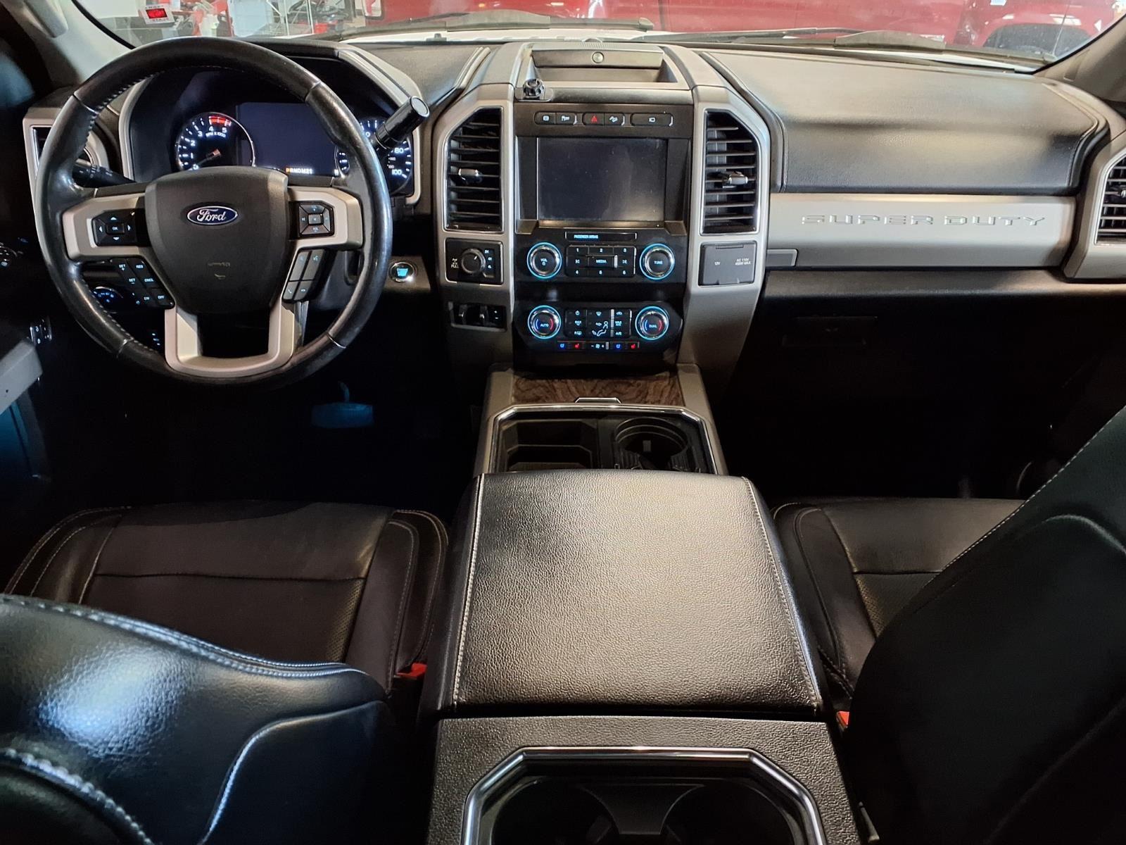 2019 Ford Super Duty F-250 SRW LARIAT - Oxford White exterior view 16