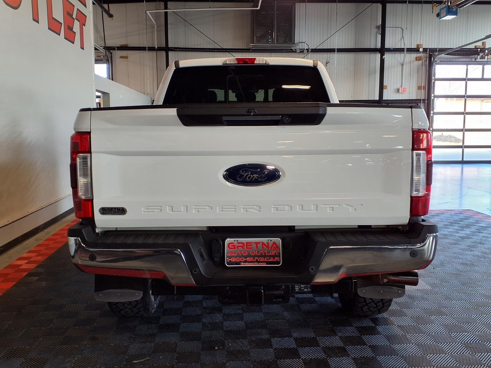 2019 Ford Super Duty F-250 SRW LARIAT - Oxford White exterior view 5