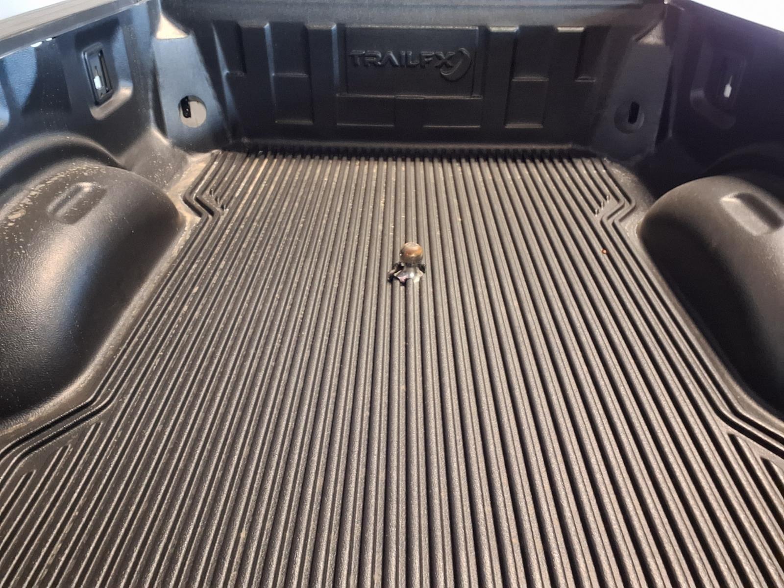 2019 Ford Super Duty F-250 SRW LARIAT - Oxford White exterior view 6