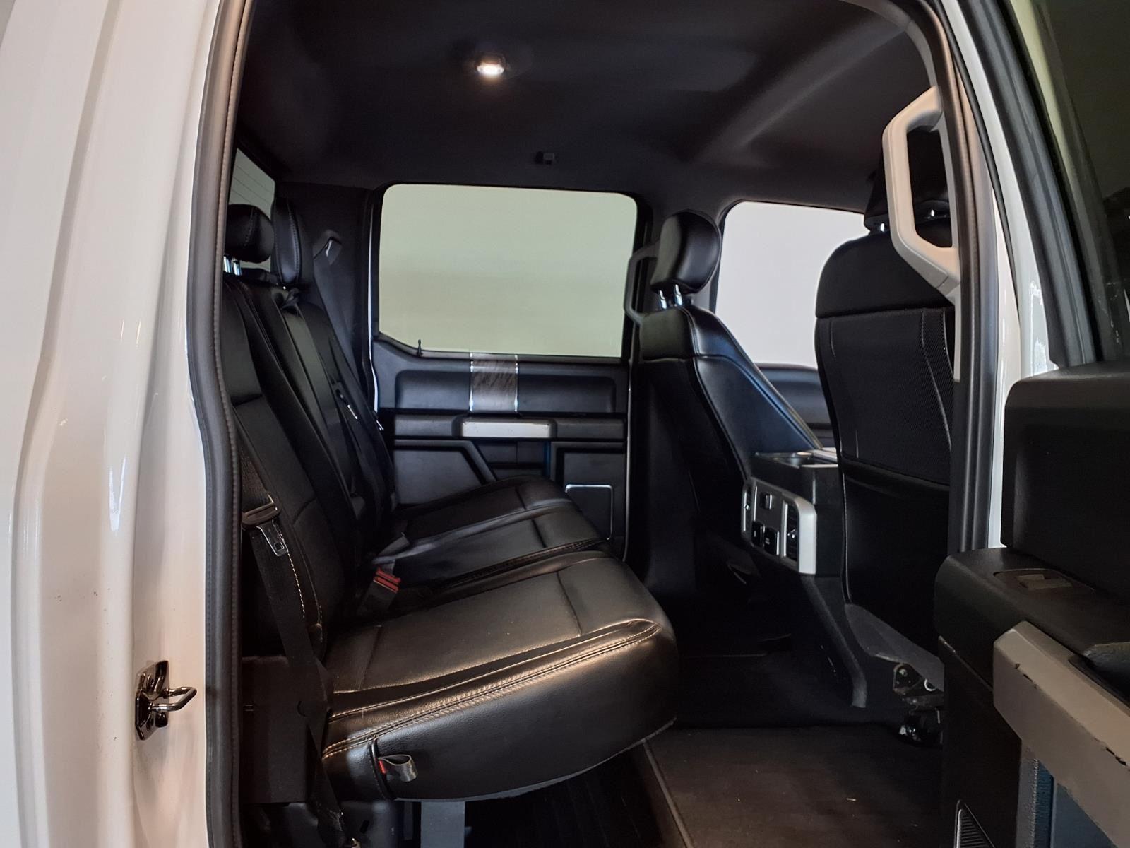 2019 Ford Super Duty F-250 SRW LARIAT - Oxford White exterior view 10