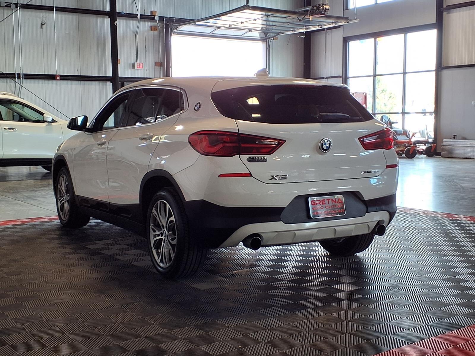 2018 BMW X2 xDrive28i - Alpine White exterior view 4