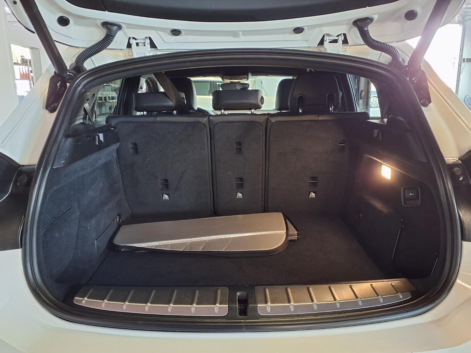 2018 BMW X2 xDrive28i - Alpine White exterior view 6