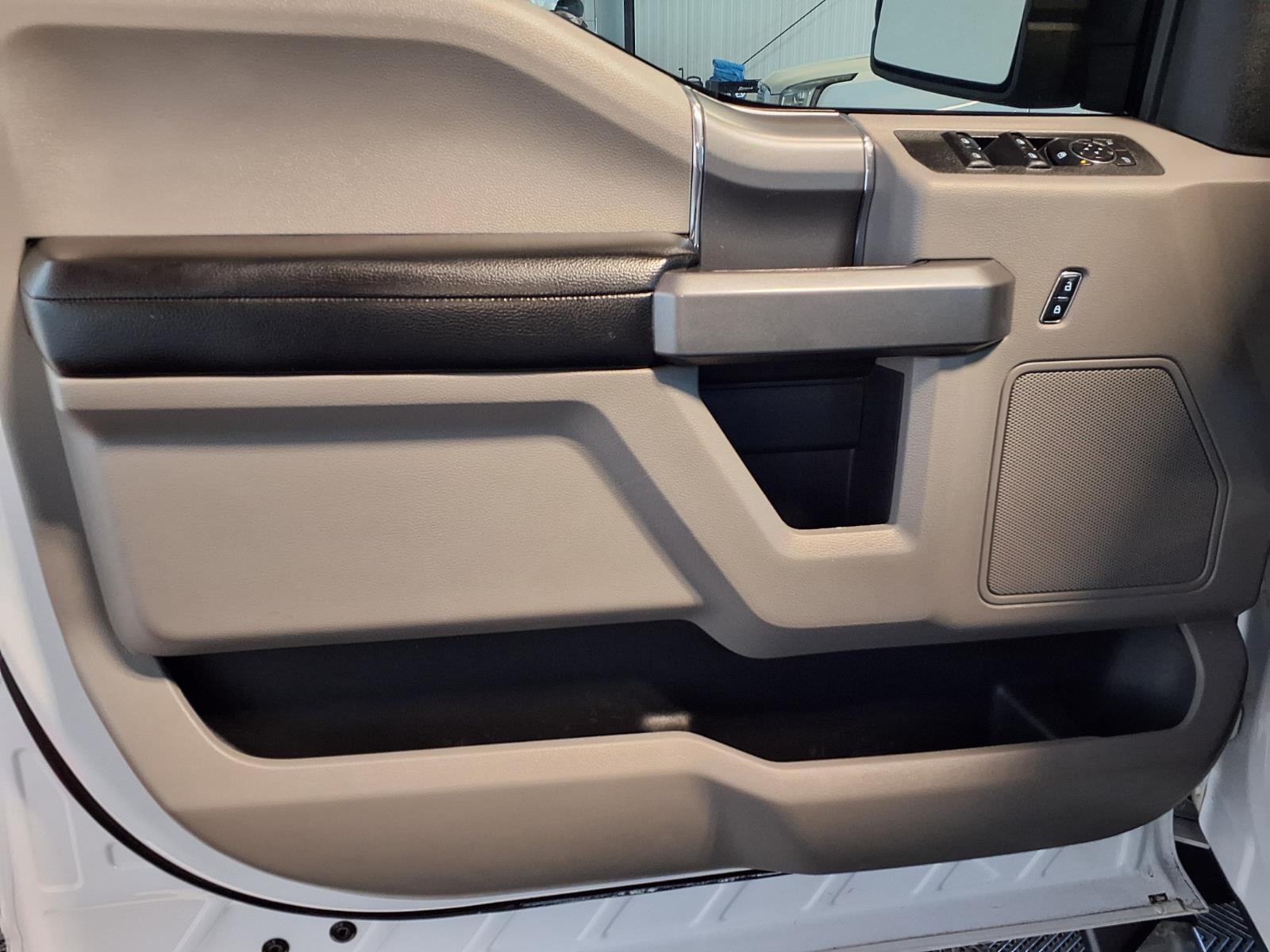 2018 Ford F-150 XLT - Oxford White exterior view 16