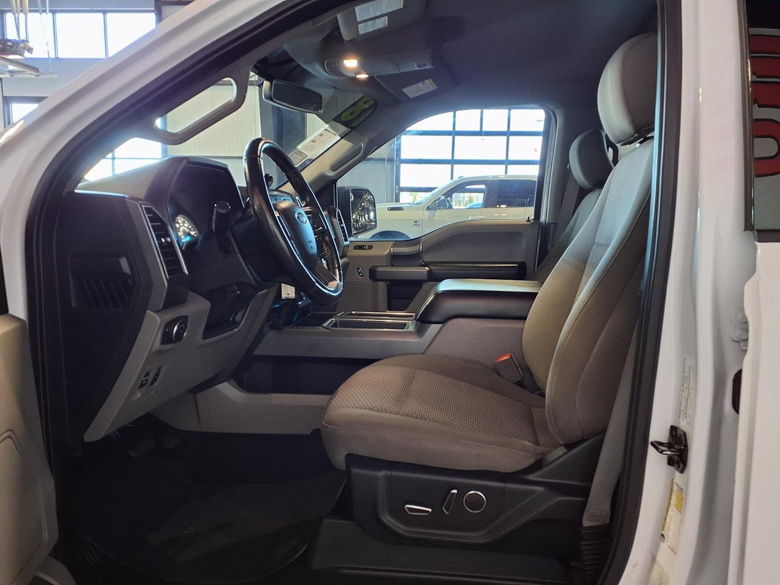 2018 Ford F-150 XLT - Oxford White exterior view 17