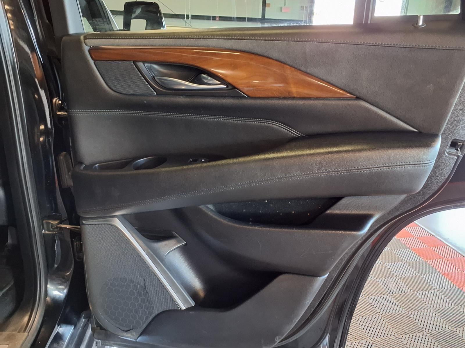 2020 Cadillac Escalade Luxury - Black Raven exterior view 13