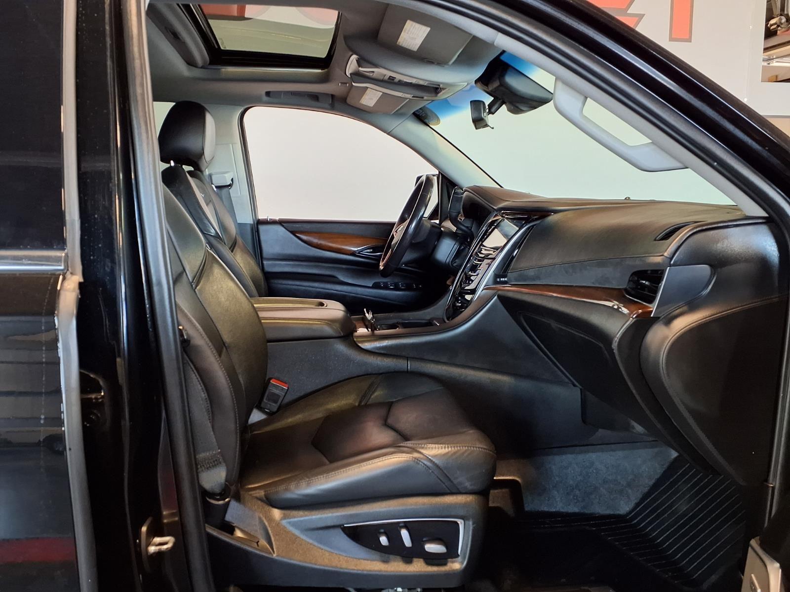 2020 Cadillac Escalade Luxury - Black Raven exterior view 14