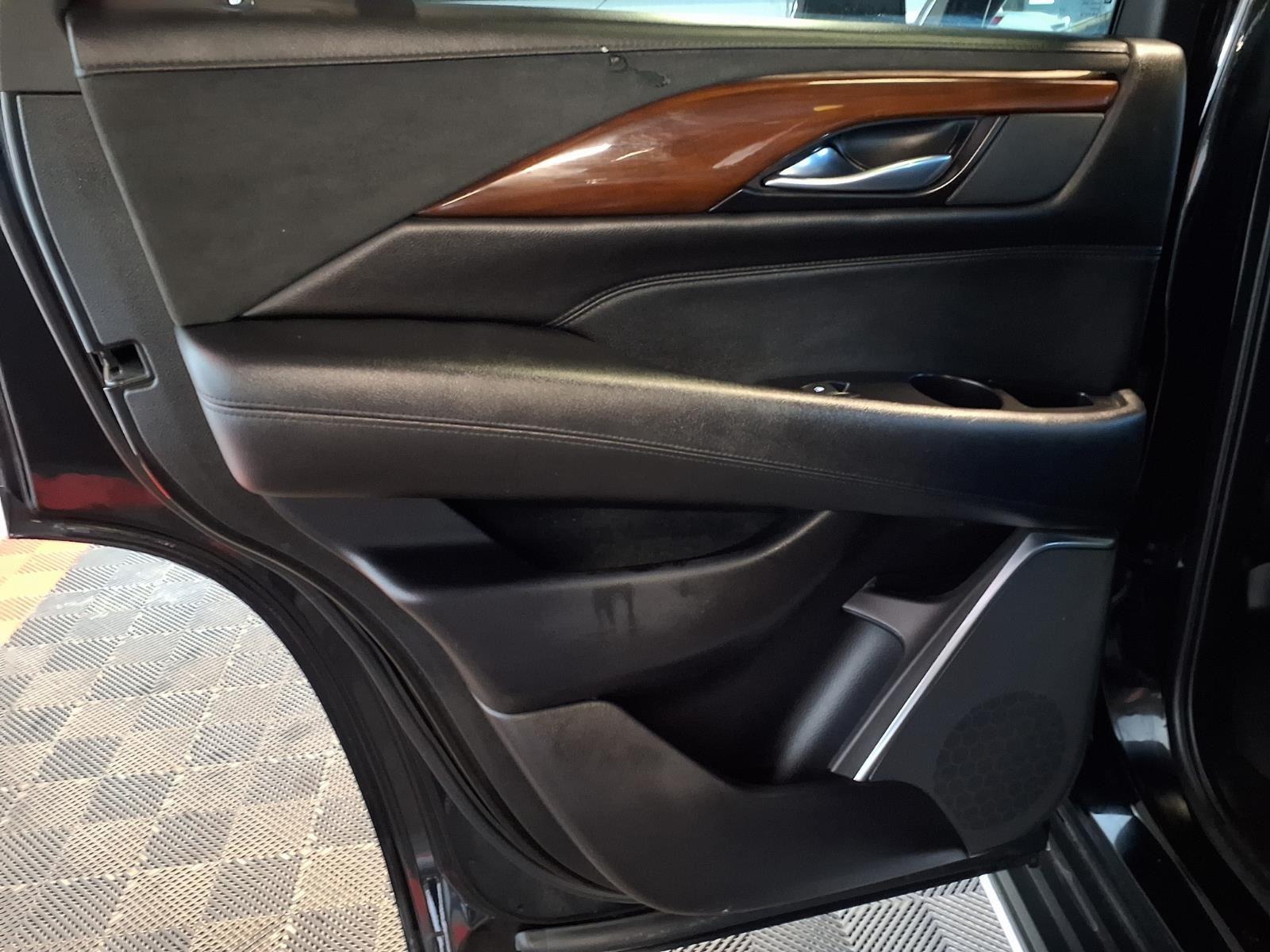 2020 Cadillac Escalade Luxury - Black Raven exterior view 18