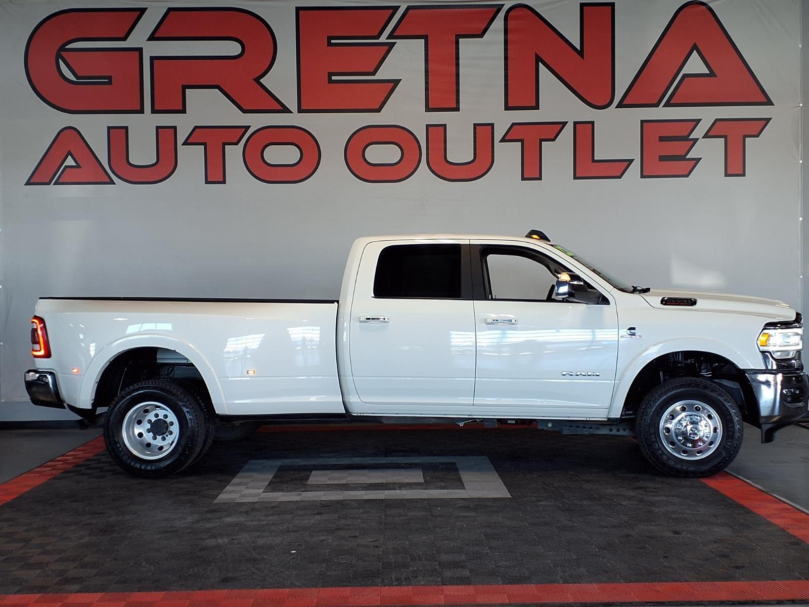 RAM 3500 Laramie Crew Cab LB DRW 4WD