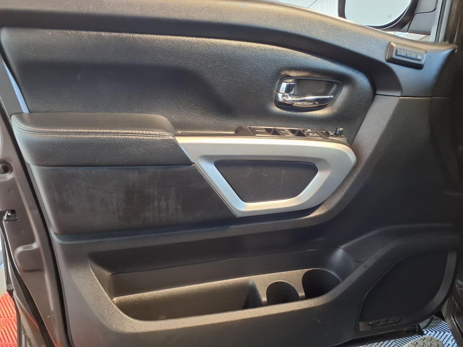 2017 Nissan Titan SL - Gun Metallic exterior view 14