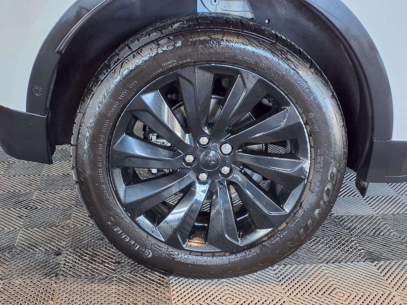 2020 Jaguar E-PACE SE - Fuji White exterior view 8