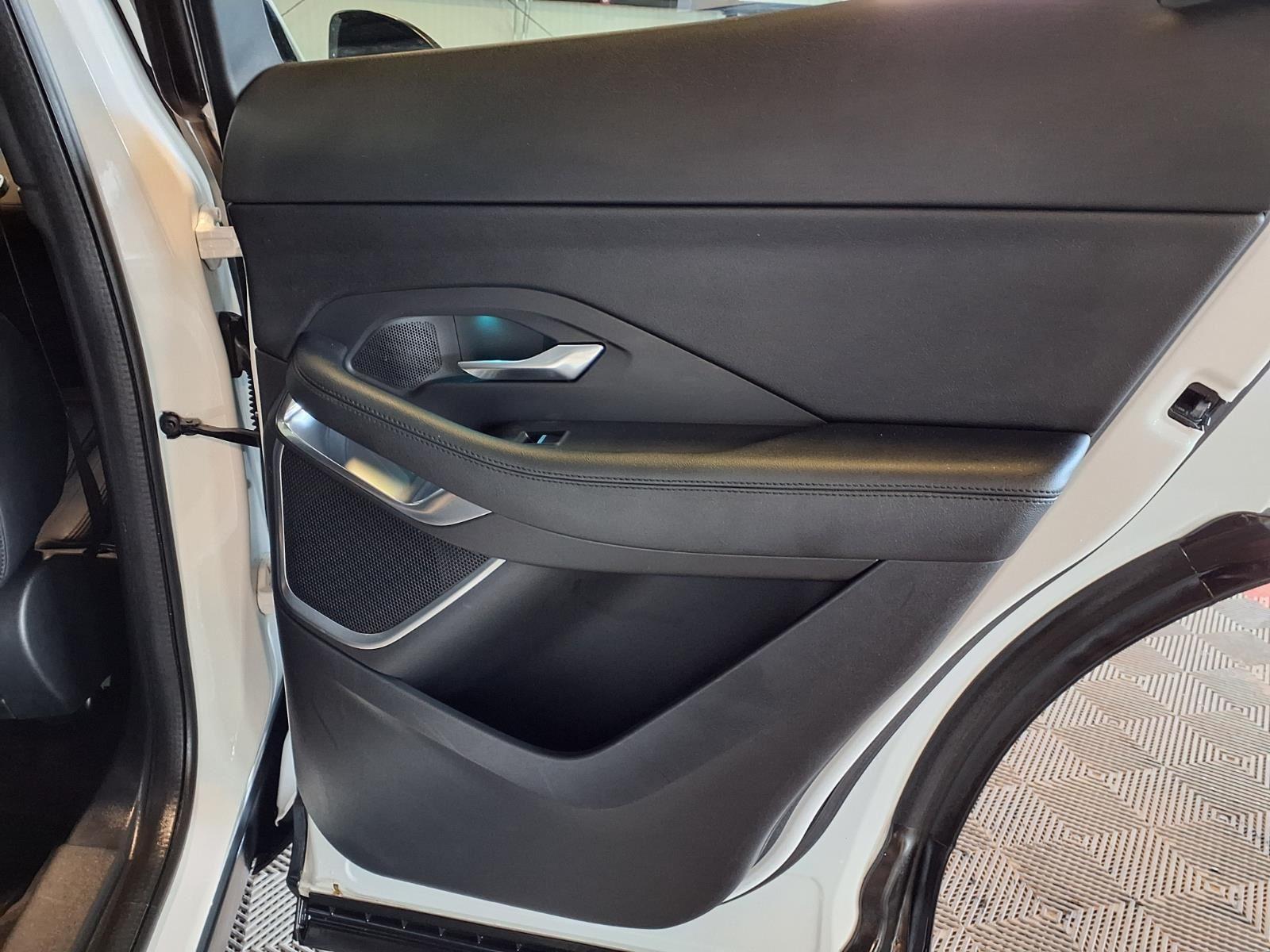 2020 Jaguar E-PACE SE - Fuji White exterior view 10