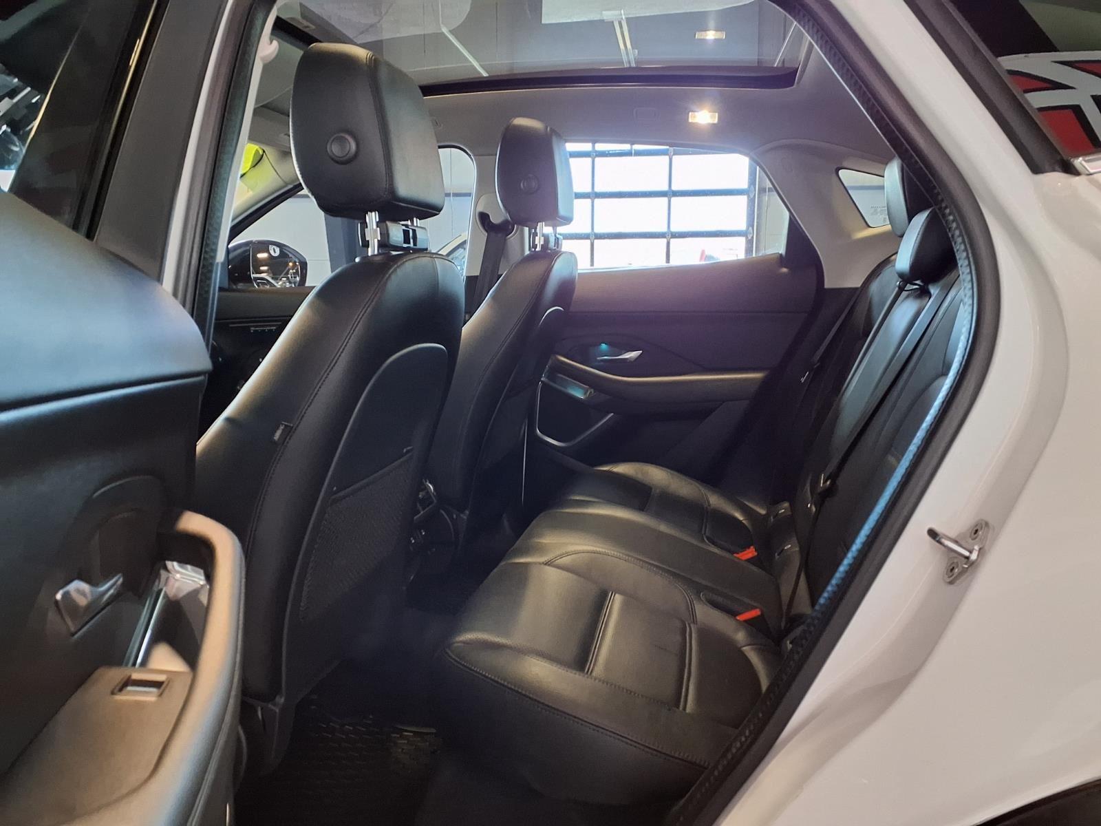 2020 Jaguar E-PACE SE - Fuji White exterior view 13