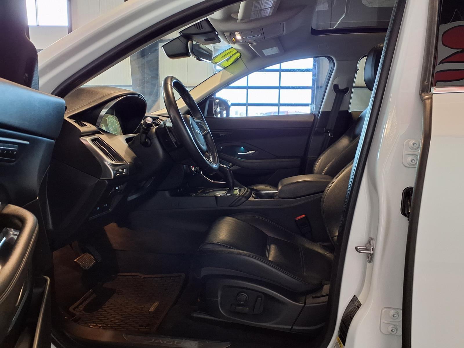 2020 Jaguar E-PACE SE - Fuji White exterior view 15