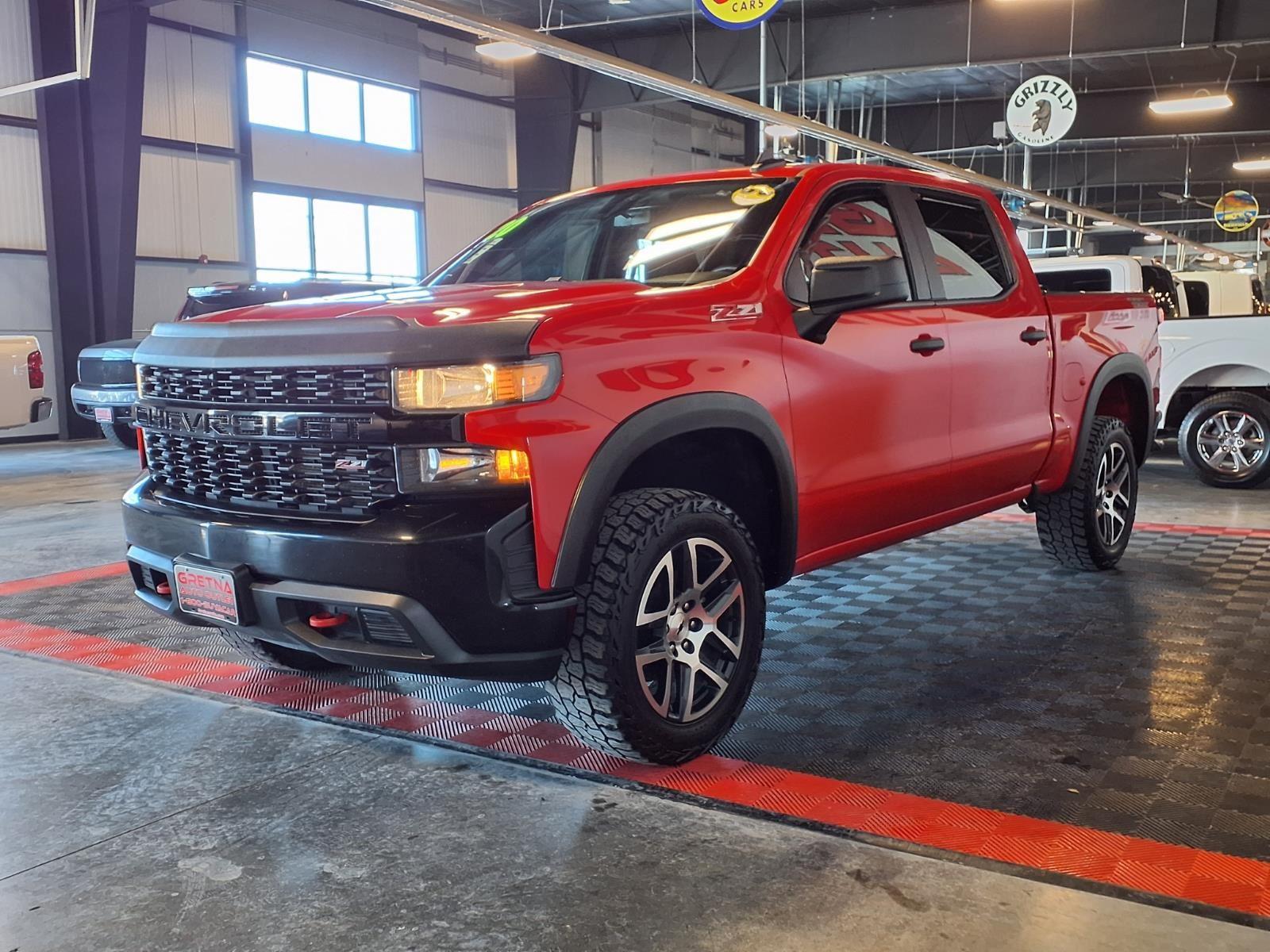 2020 Chevrolet Silverado 1500 Custom Trail Boss - Red Hot exterior view 3