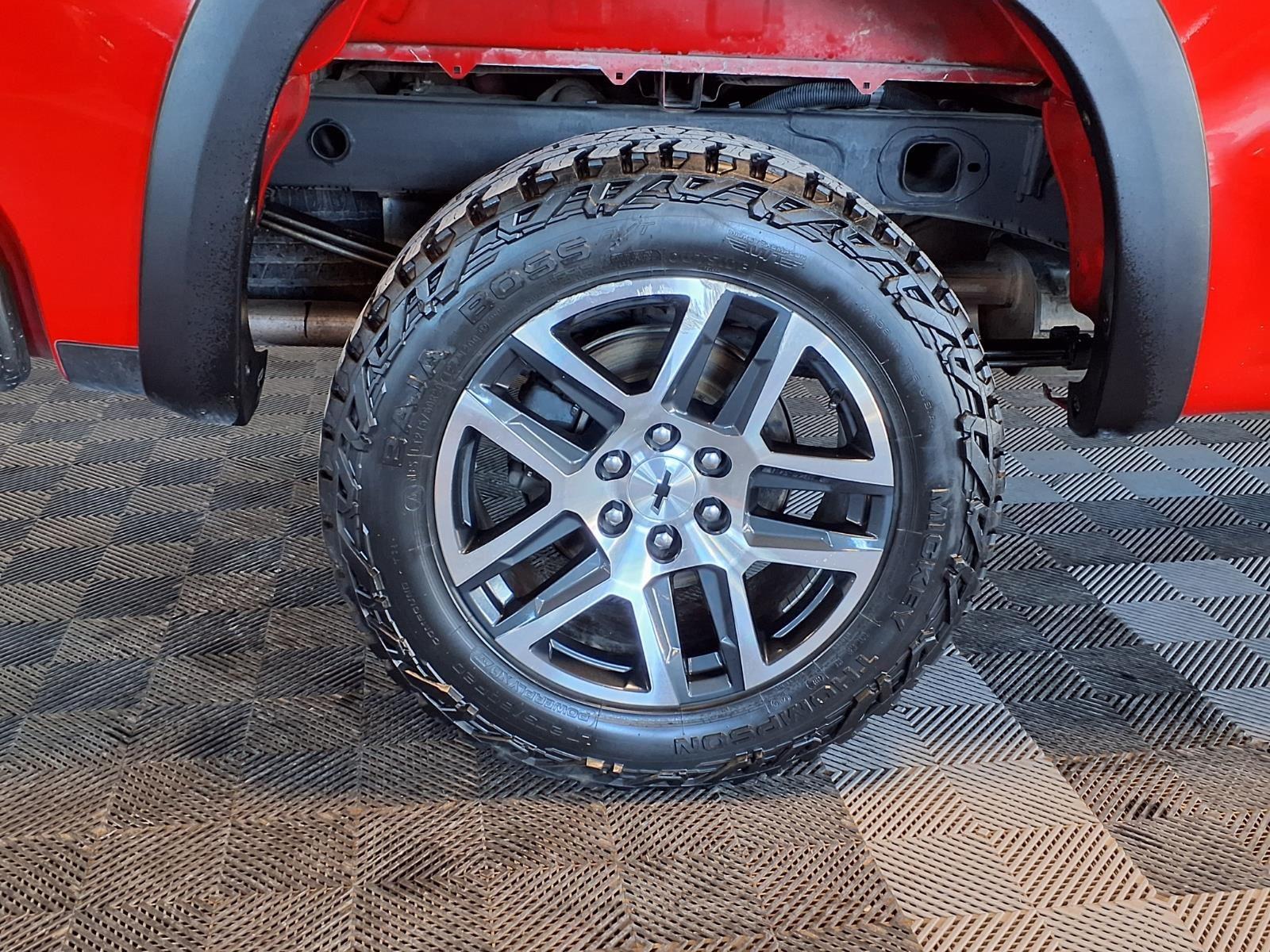 2020 Chevrolet Silverado 1500 Custom Trail Boss - Red Hot exterior view 8