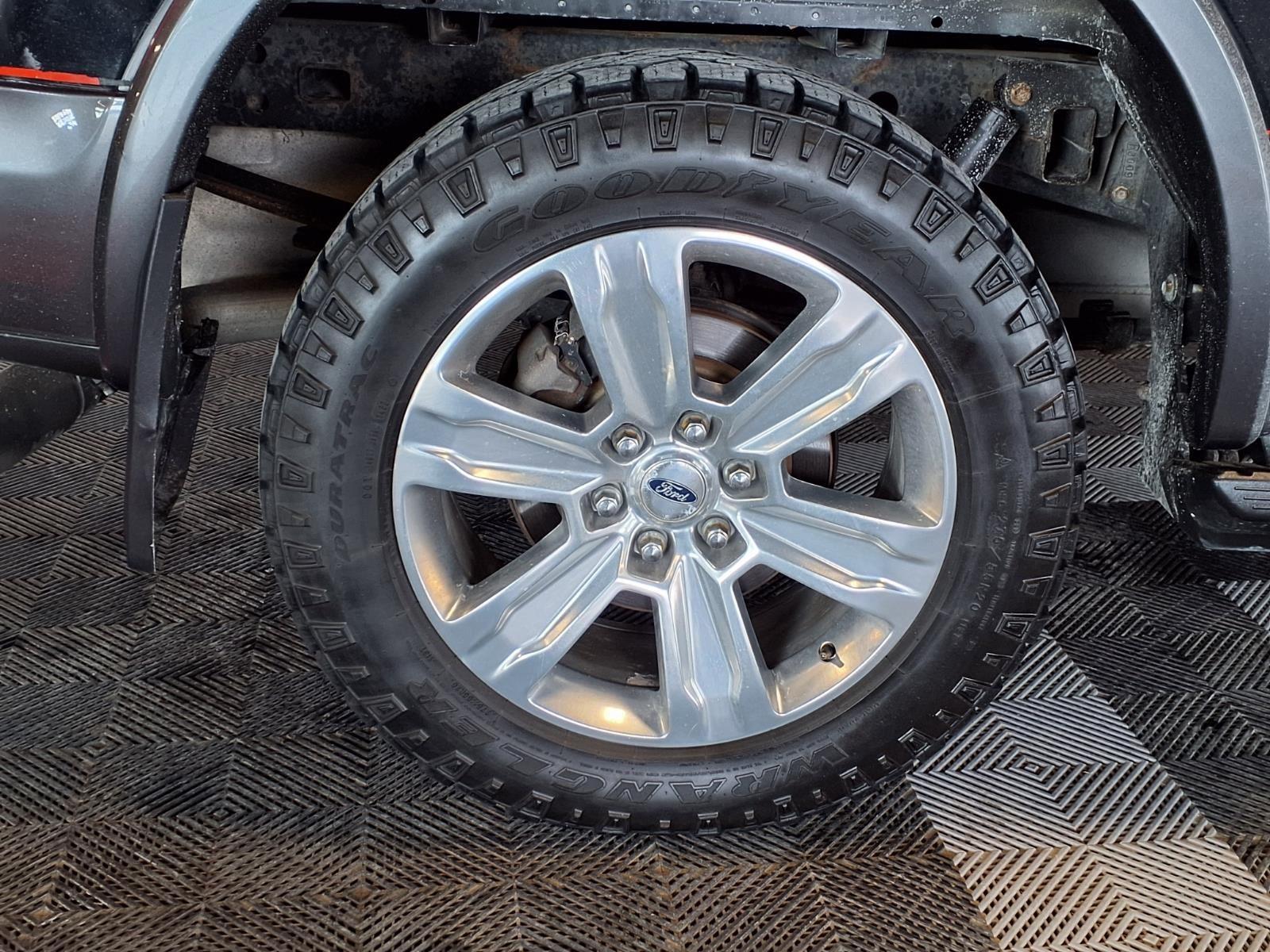 2018 Ford F-150 Platinum - Shadow Black exterior view 8