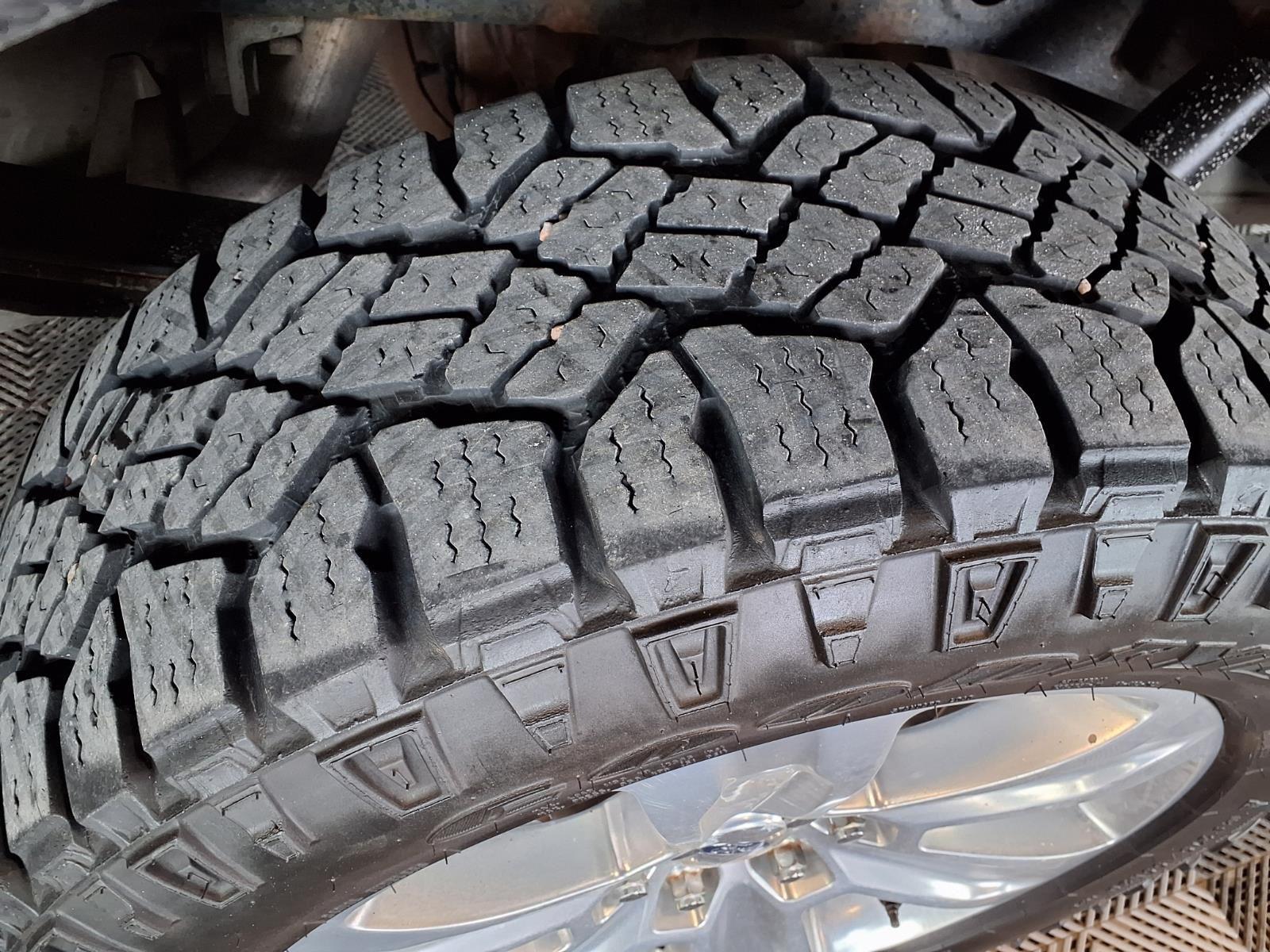 2018 Ford F-150 Platinum - Shadow Black exterior view 9