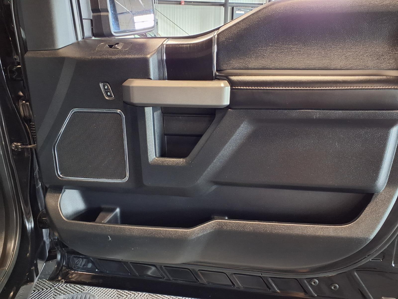 2018 Ford F-150 Platinum - Shadow Black exterior view 13